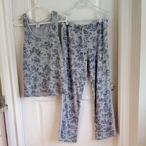Lucky Brand Blue Floral Pajama Set. Size Medium